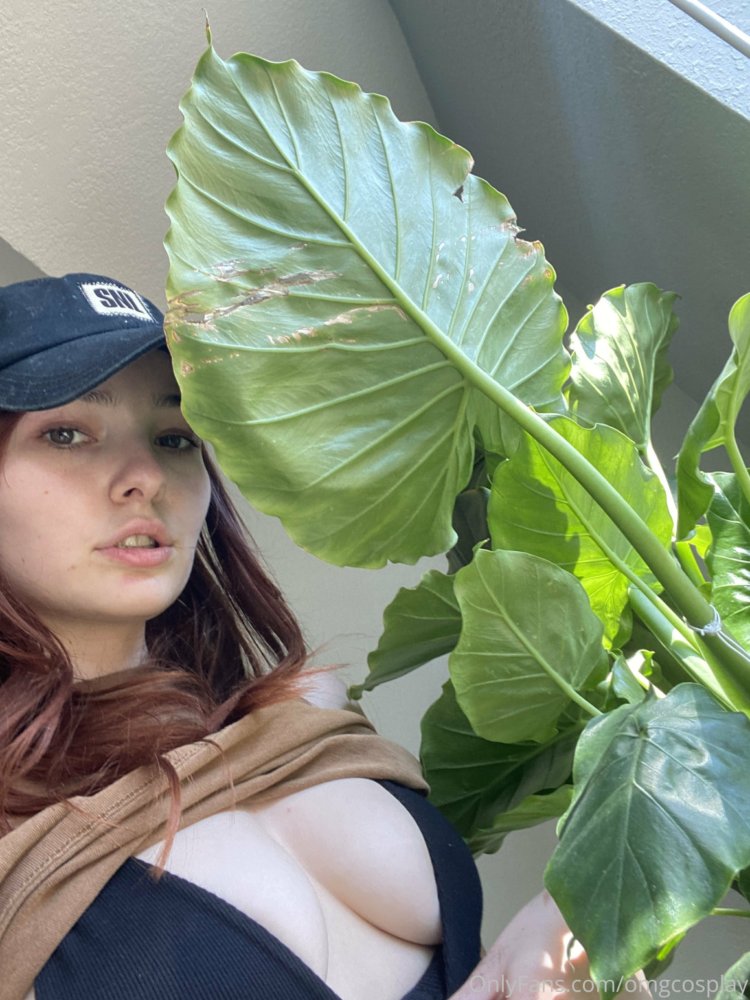 Preview image for omgcosplay @hqofs