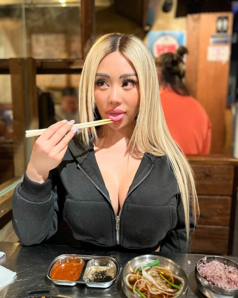 Preview image for meowbarbie trophyslut - by telegram gigafans.net