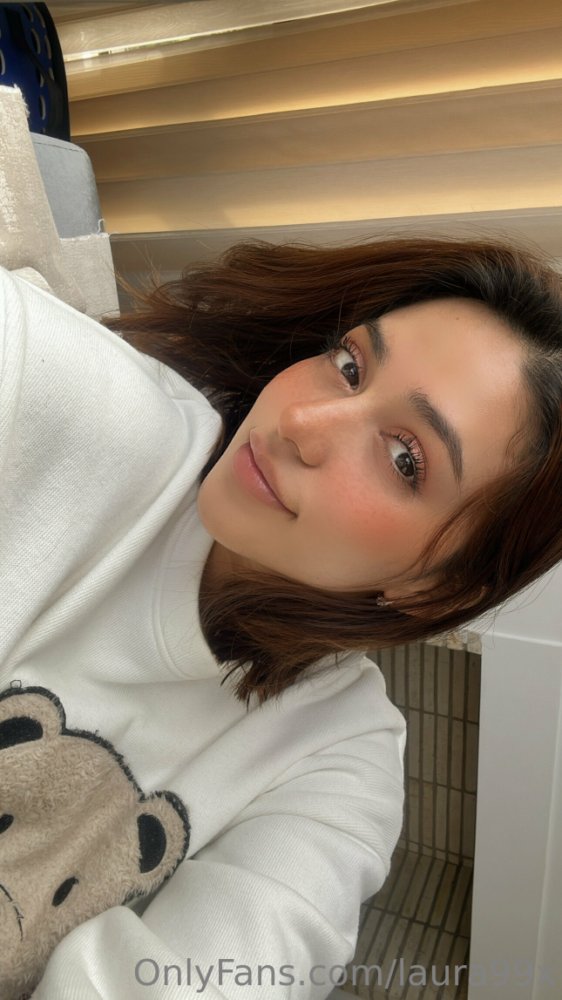 Preview image for lauravipx - by telegram gigafans.net (adza)