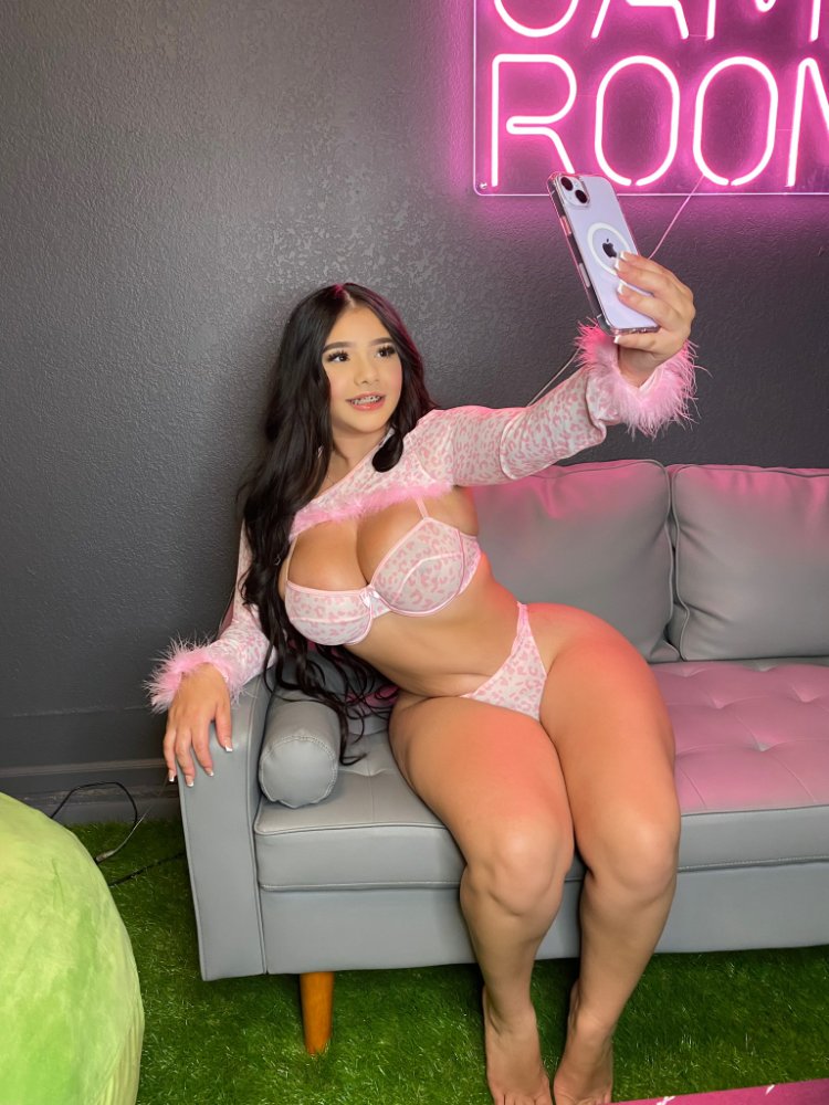 Preview image for jessgotjugs by telegram gigafans.net (ISMq)