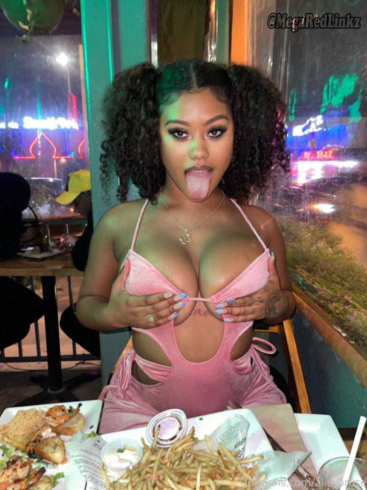 Preview image for therealrennae (alieyarose) - join @megardlinks on telegram