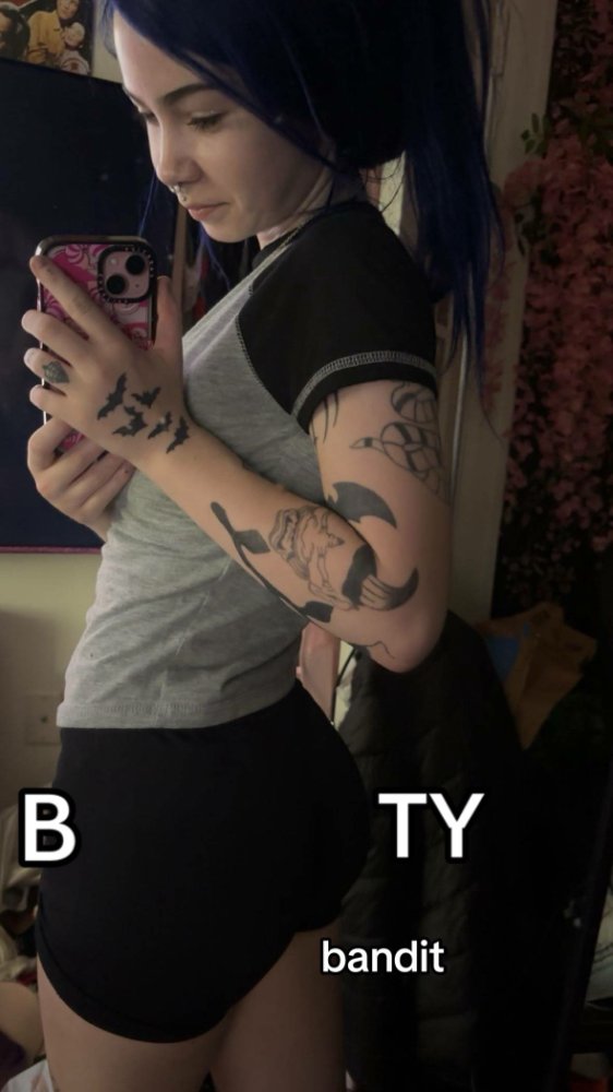 Preview image for xxvioletaddamsxx website onlymega.vip