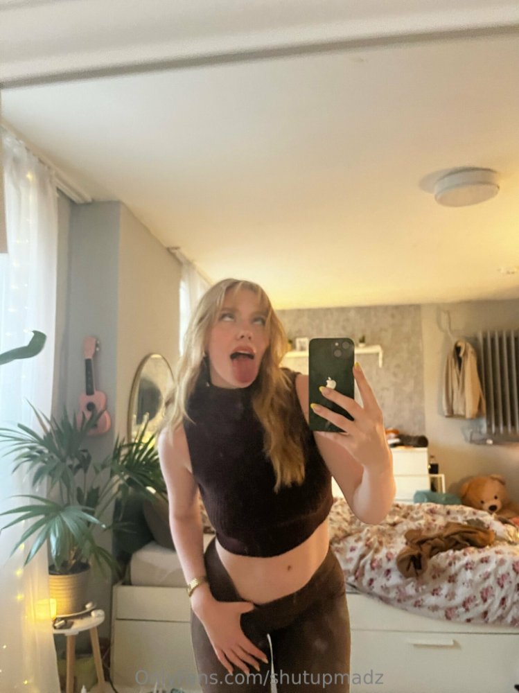 Preview image for melissa_louise - by telegram gigafans.net