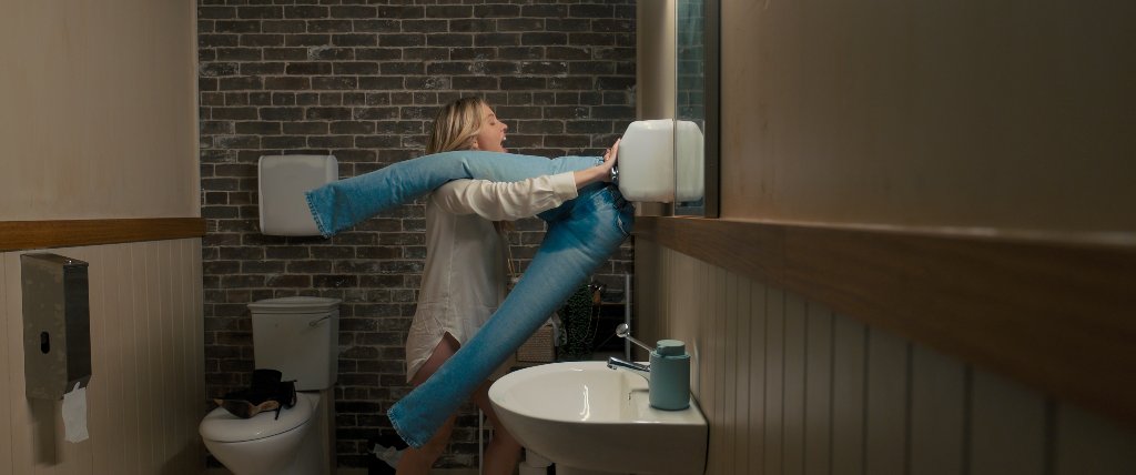 Preview image for sydney sweeney - anyone but you 2024 - 4k uhd