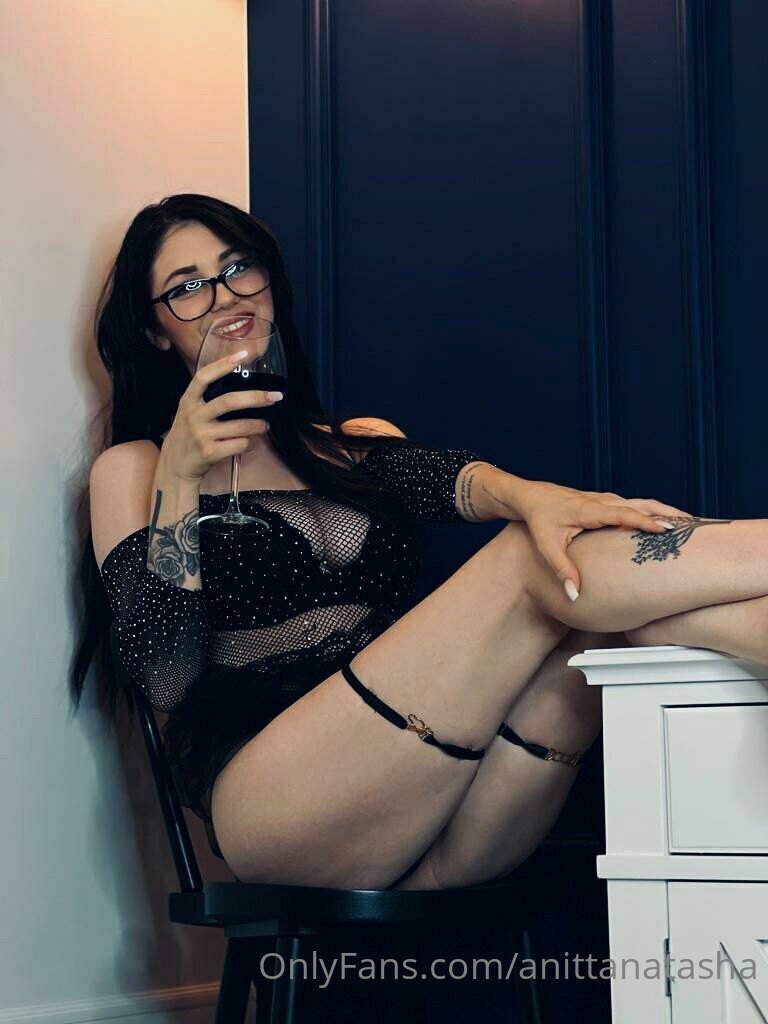 Preview image for anittahardener - @onlyshareofficial telegram