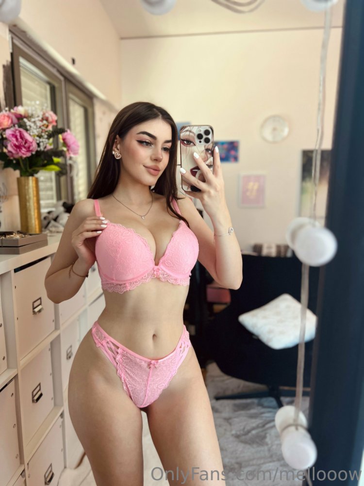 Preview image for mellooow - website onlymega.vip