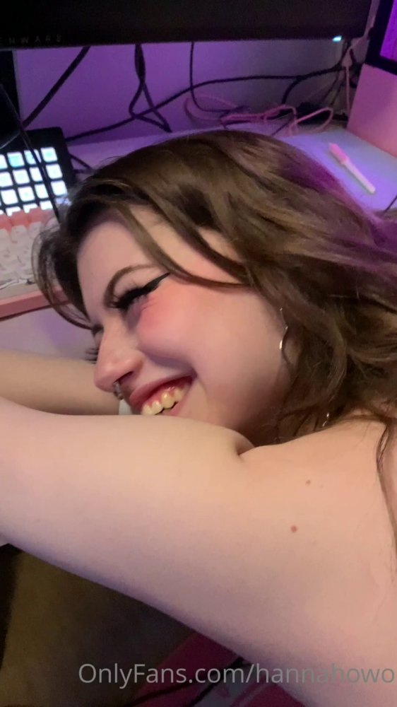 Preview image for hannahowo