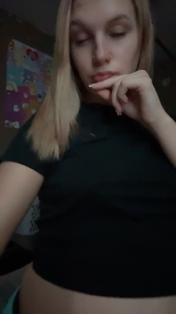 Preview image for tiktok girl