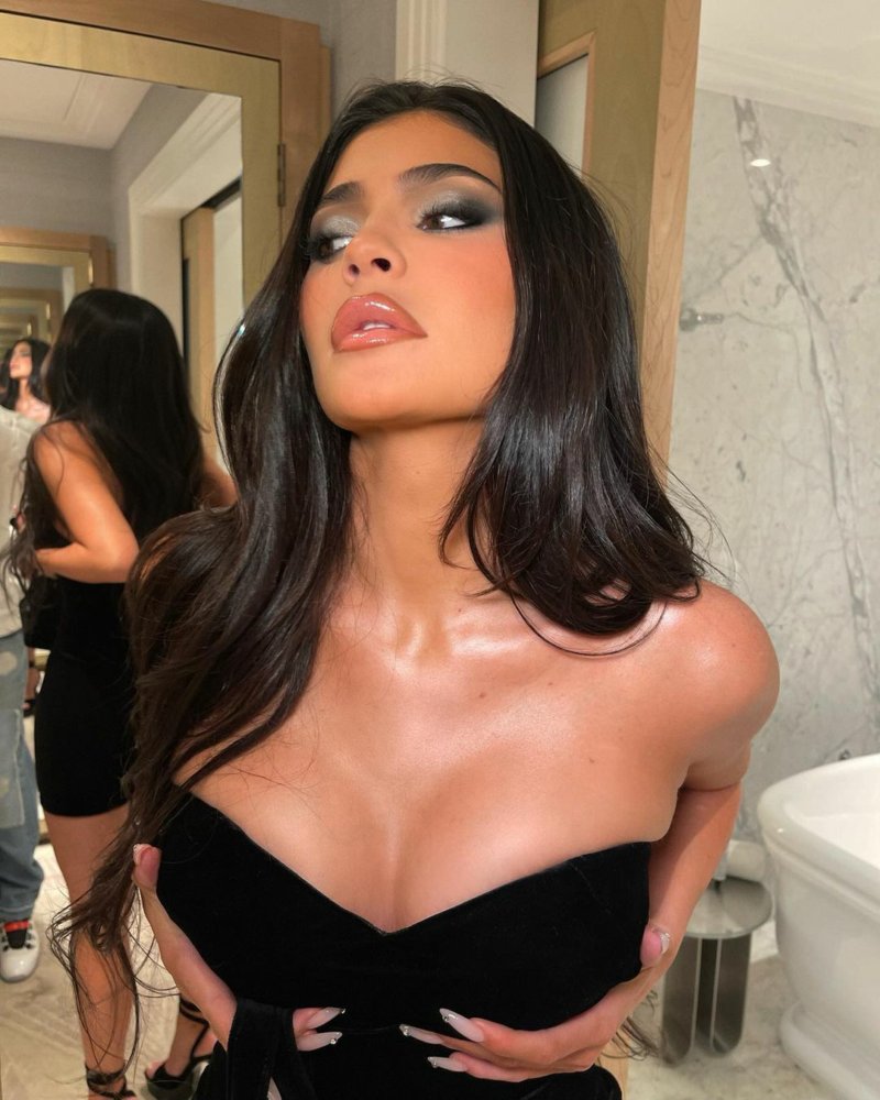 Preview image for 23-kylie jenner