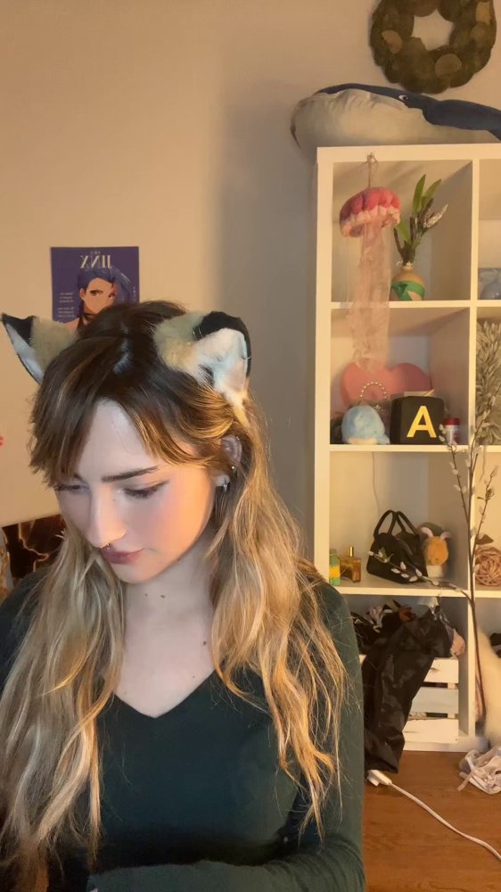 Preview image for wolfiegirlx3 - by telegram gigafans.net