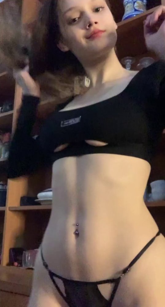 Preview image for emily_flowers - website onlymega.vip