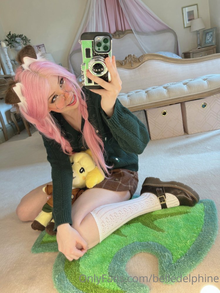 Preview image for belle delphine  @hqols