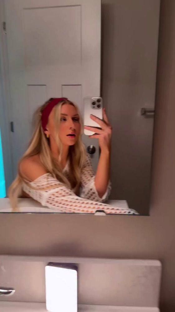 Preview image for vanessaraeadams website onlymega.vip