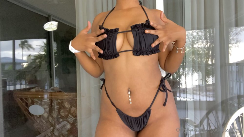 Preview image for goddesslillyxxl - join roepo88 on reddit