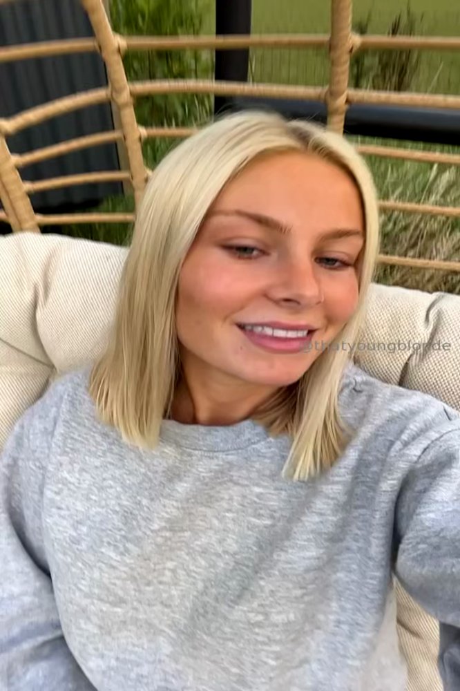 Preview image for mollymercedes - website onlymega.vip