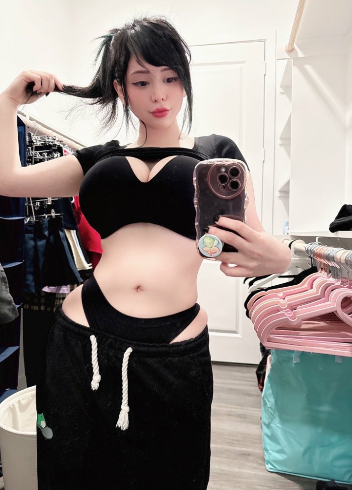 Preview image for pinkchyu - by telegram gigafans.net