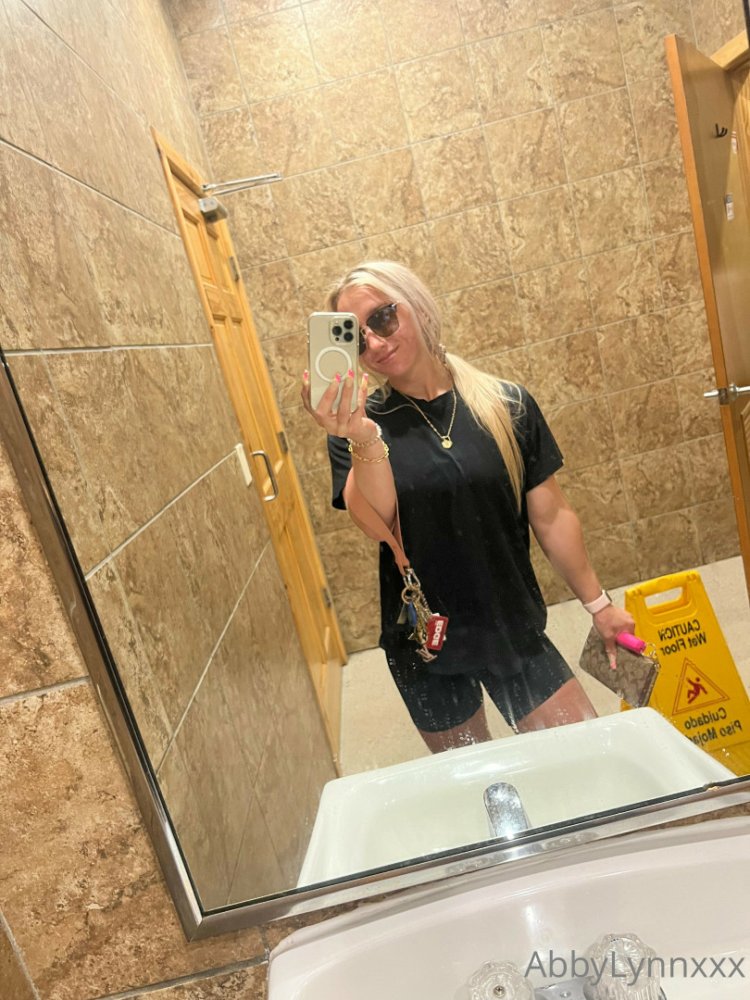 Preview image for abbylynnxxx by telegram gigafans.net (yTMZ)