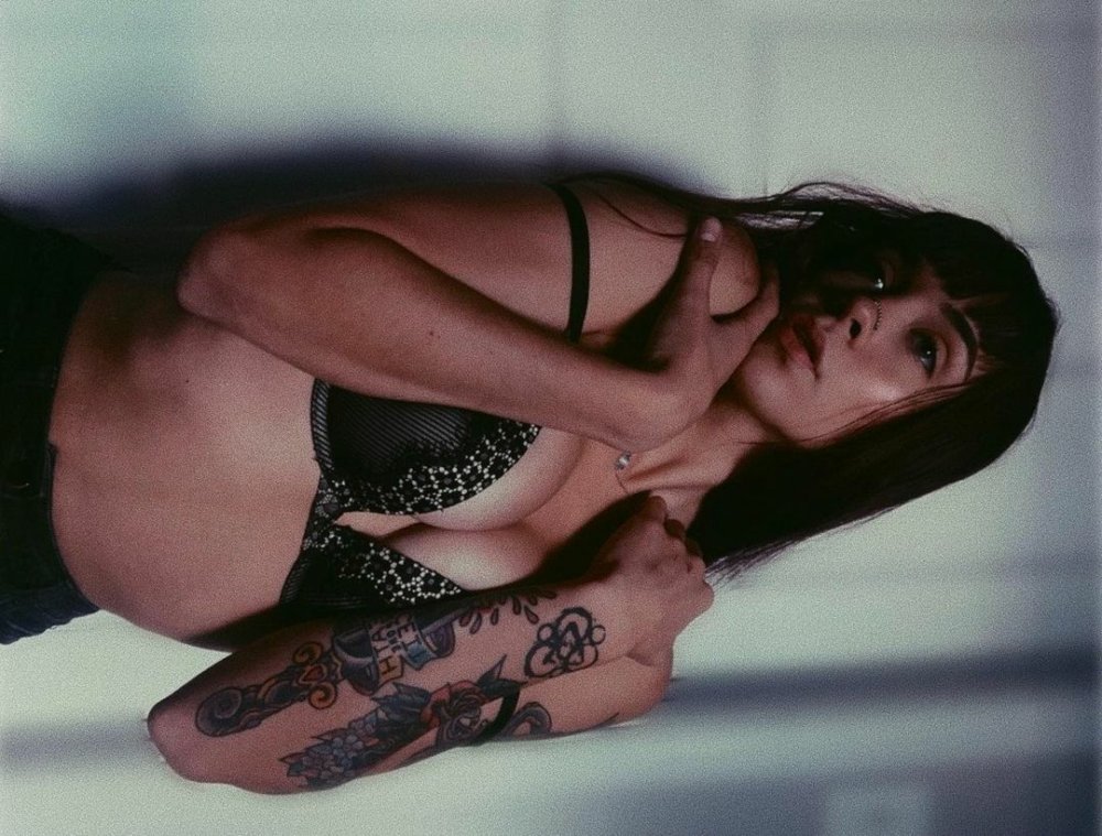 Preview image for queenkalinxxx website onlymega.vip