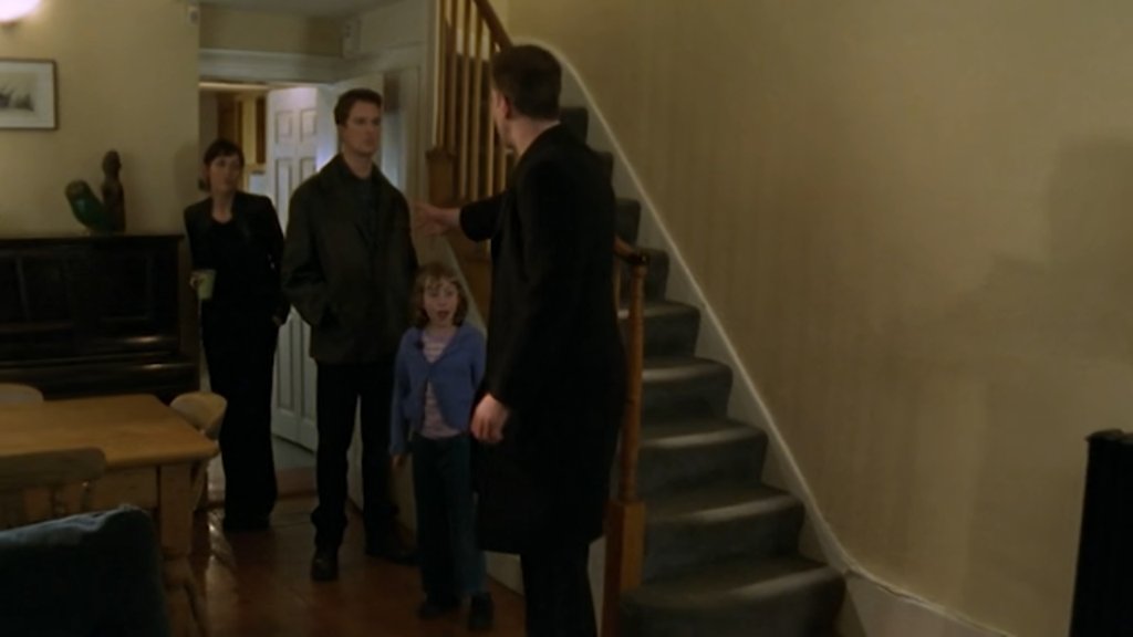 Preview image for spooks-mi5 (2002 - 2004) - seasons 01, 02 & 03