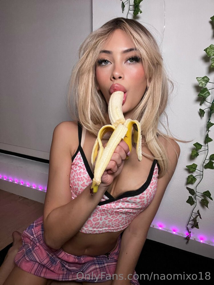 Preview image for naomixo18 fap4lm.com